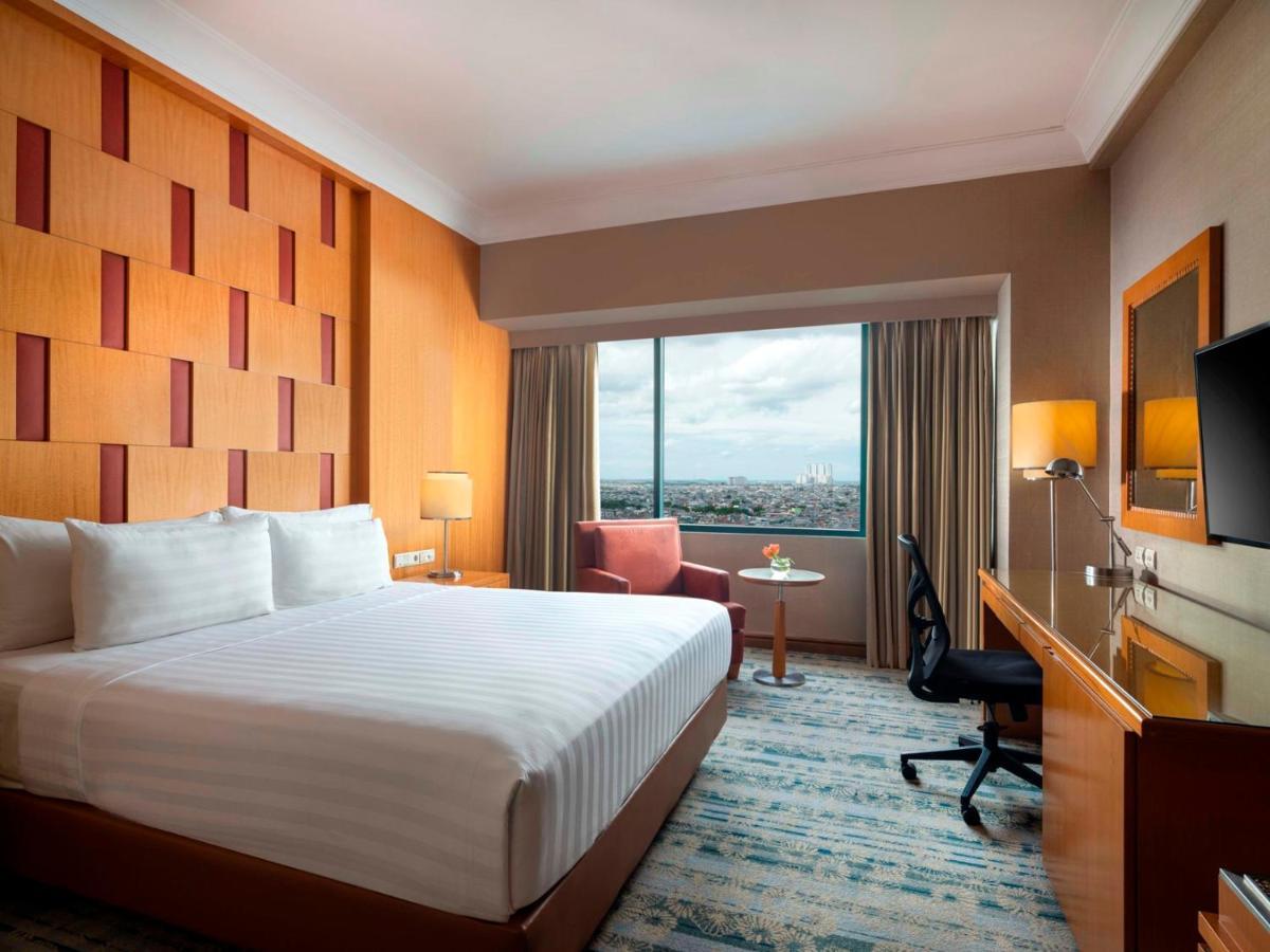 Hotel Ciputra Jakarta Managed By Swiss-Belhotel International Exterior photo