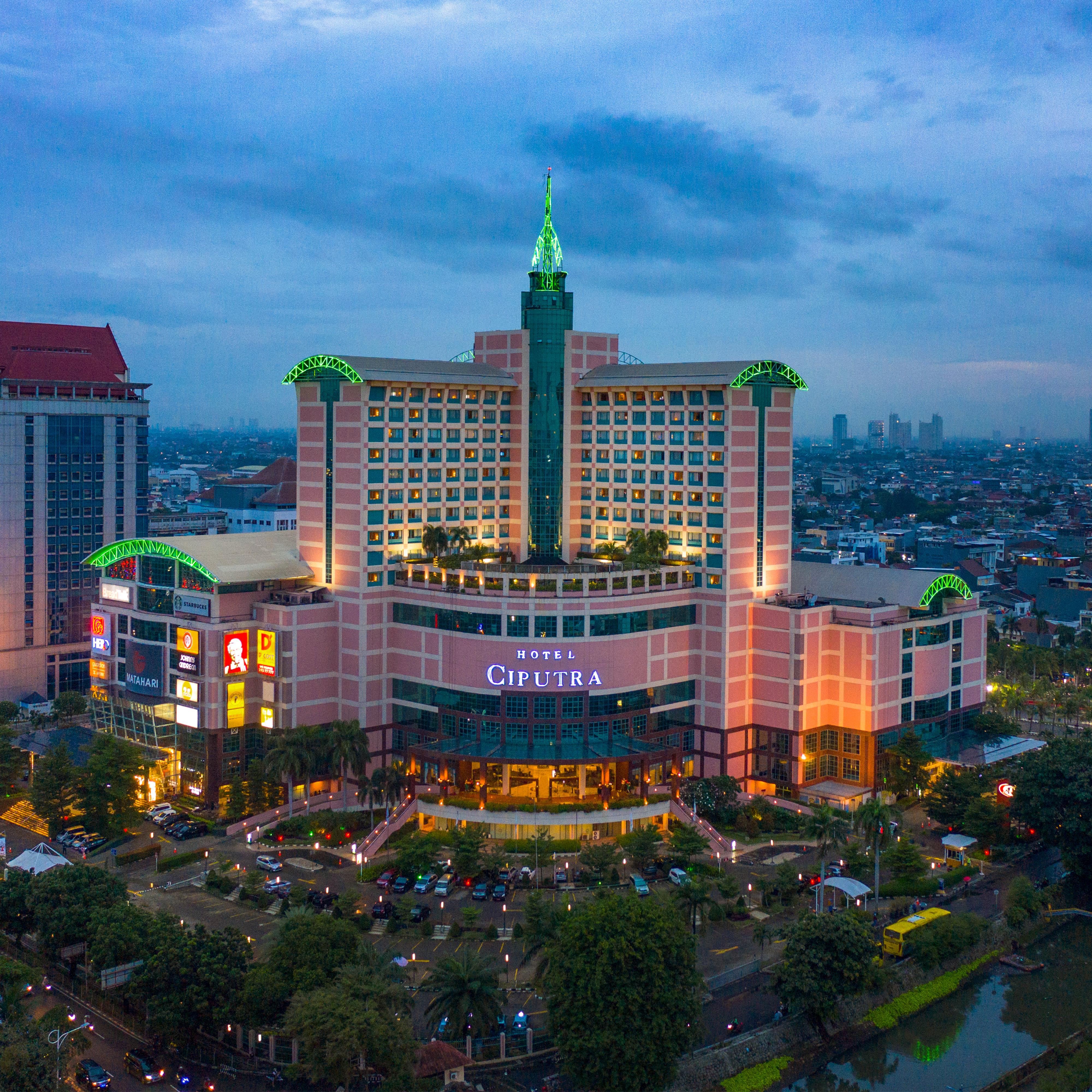 Hotel Ciputra Jakarta Managed By Swiss-Belhotel International Exterior photo