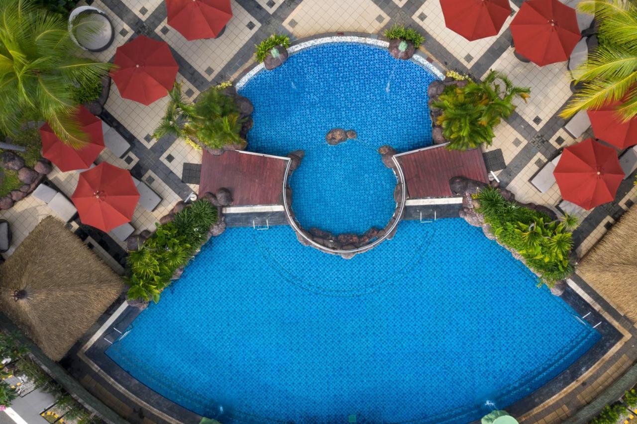 Hotel Ciputra Jakarta Managed By Swiss-Belhotel International Exterior photo