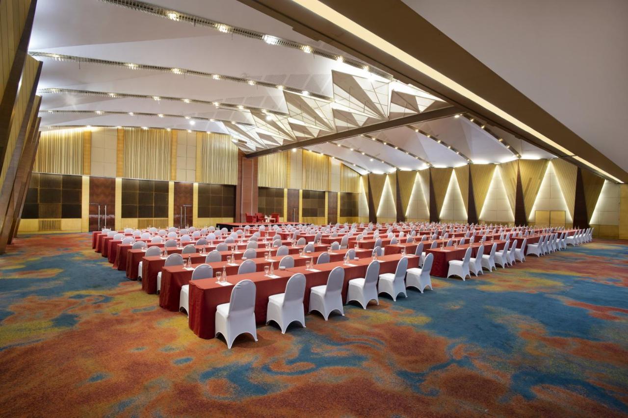 Hotel Ciputra Jakarta Managed By Swiss-Belhotel International Exterior photo