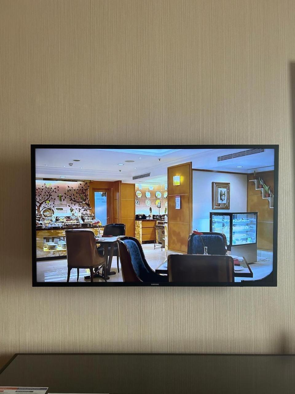 Hotel Ciputra Jakarta Managed By Swiss-Belhotel International Exterior photo