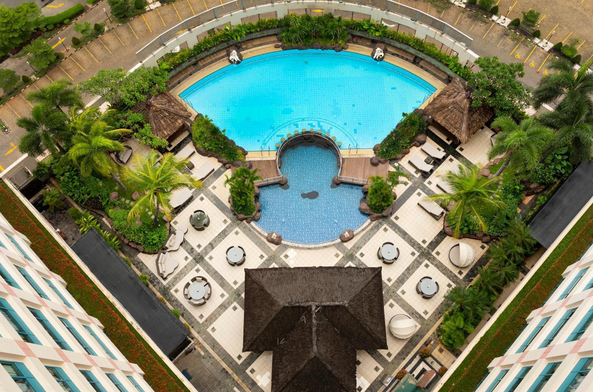 Hotel Ciputra Jakarta Managed By Swiss-Belhotel International Exterior photo